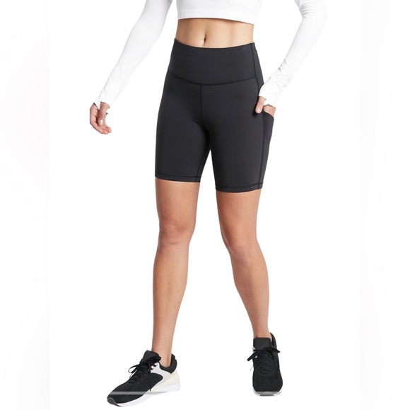 Athleta Pants - Athleta Ultimate Stash Pocket 7” Short Black 2x